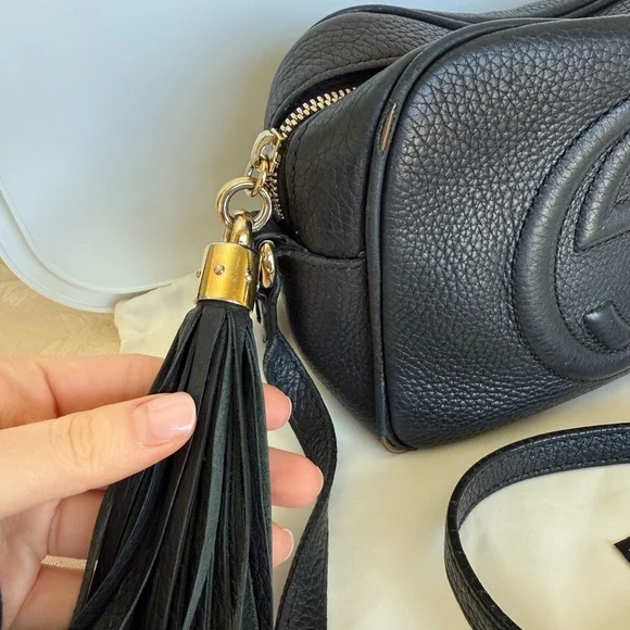 Gucci Pebbled Calfskin Small Soho
Disco Bag - Picture 2 of 16